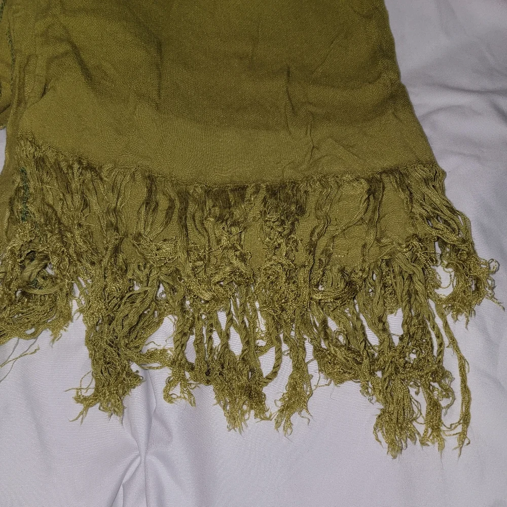 Scarf - Picture 2 of 4